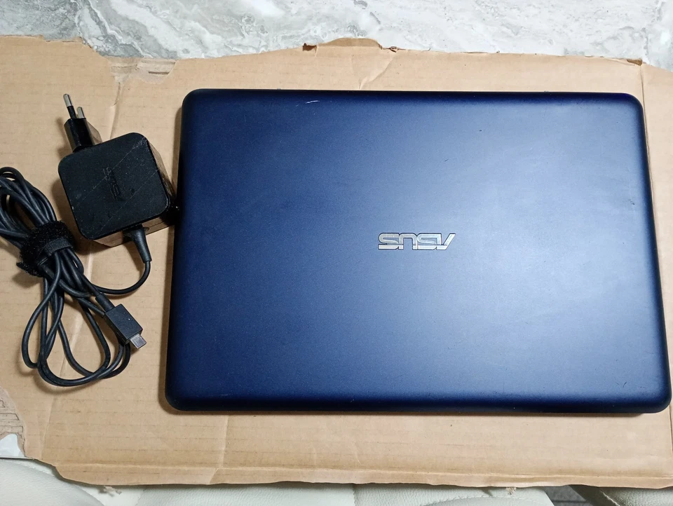 ASUS Vivobook X206HA-FD0077T usato - Immagine 3 di 4