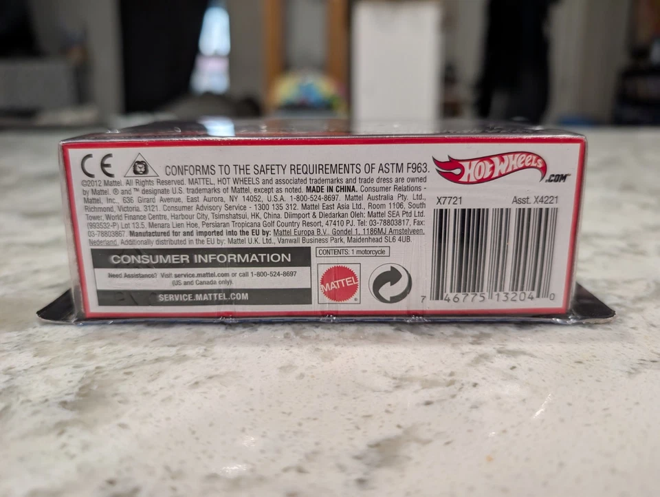Motocicleta Hot Wheels Motorcycles "Rollin' Thunder" escala 1:18 - NUEVA Foto 2 de 3