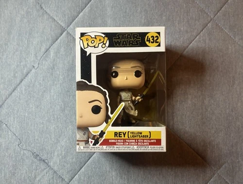 Funko Pop! Vinyl: Star Wars - Rey (Yellow Lightsaber) #432