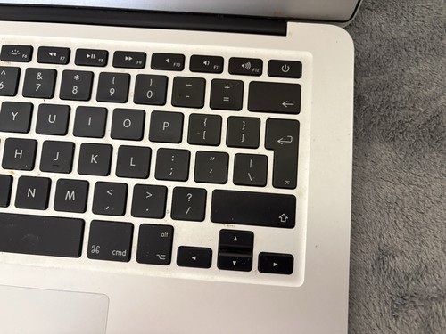 2010 Apple MacBook Air - 13" Display - Intel 1.8GHz - 128GB SSD - 2GB RAM - Picture 11 of 14