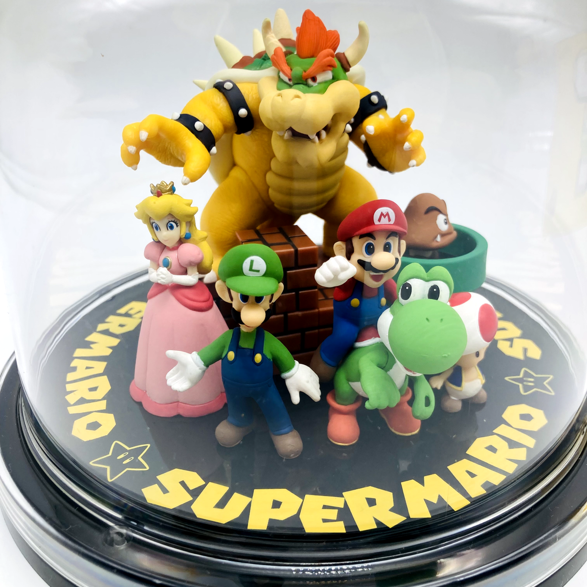 Super Mario Bros Characters Figure CLUB NINTENDO Japan 2012 Luigi