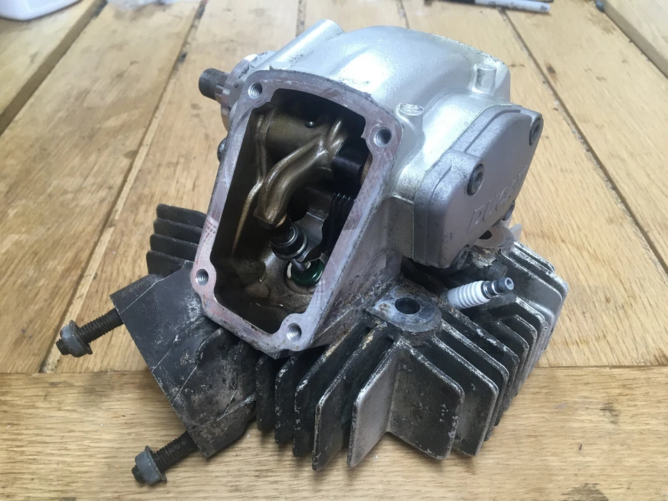 Ducati 750SS front horisontal cylinder head + valves + cams and openers/closers - Image 4 of 4