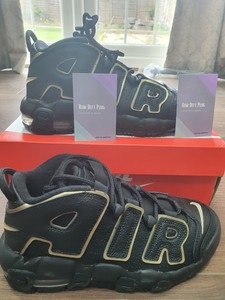 nike air more uptempo black gold