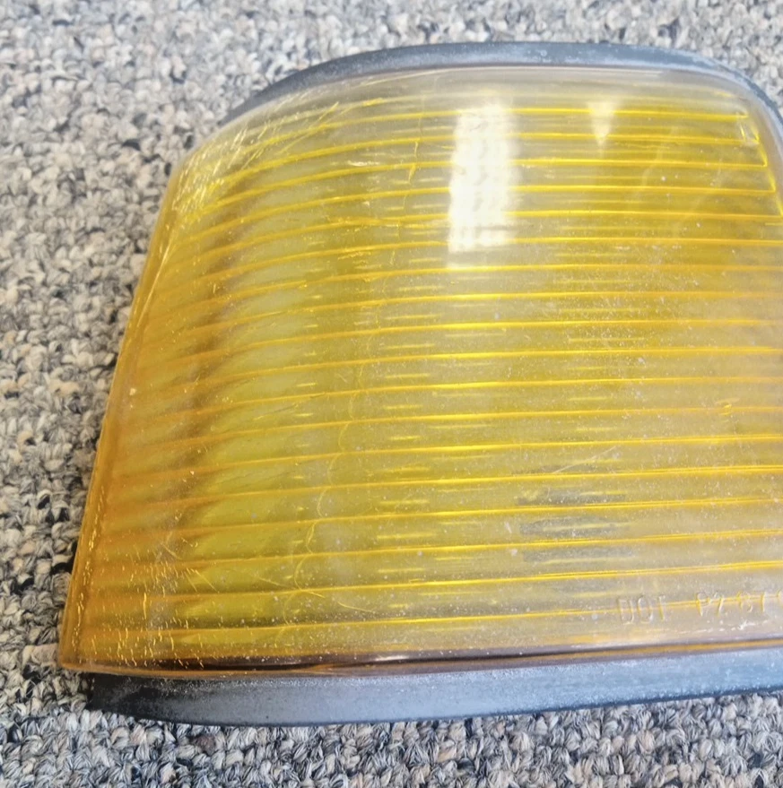 Luz marcadora de esquina de faros Cutlass Supreme Euro 1987-88 LH FC-6DG Foto 2 de 4