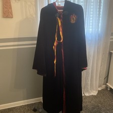 The Wizarding World Of Harry Potter Adult Gryffindor ROBE Cloak