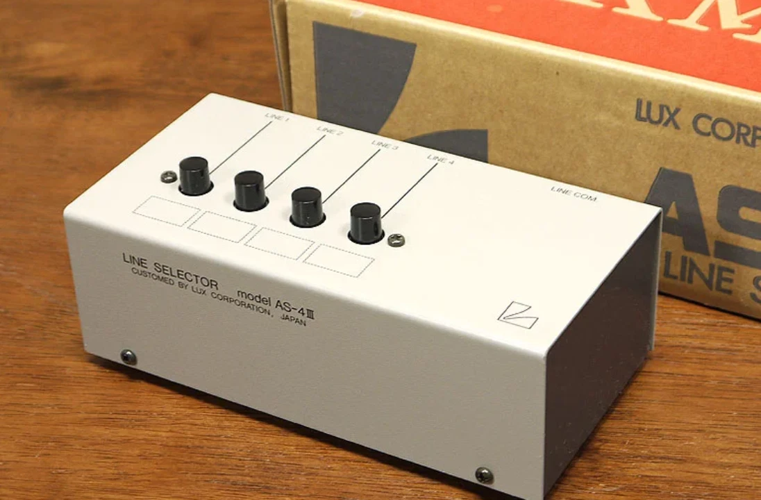 LUXMAN AS-4III Line Selector RCA Audio Switch Box Input Output Stereo Selector