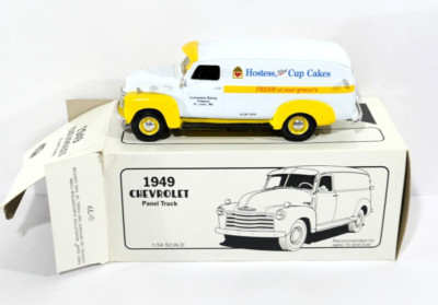 First Gear 1949 Chevrolet Panel Truck 1:34 Diecast Delivery Van Boxed K2