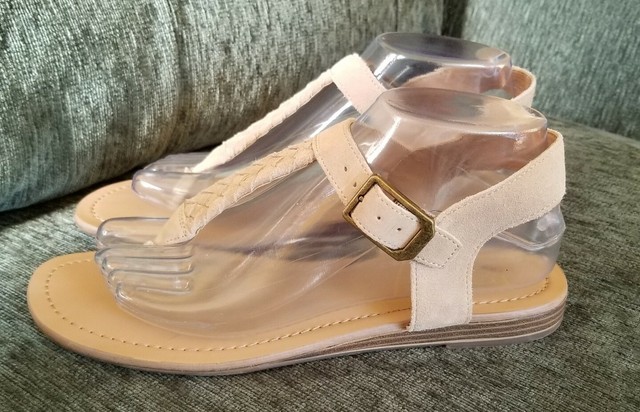 franco sarto flip flops