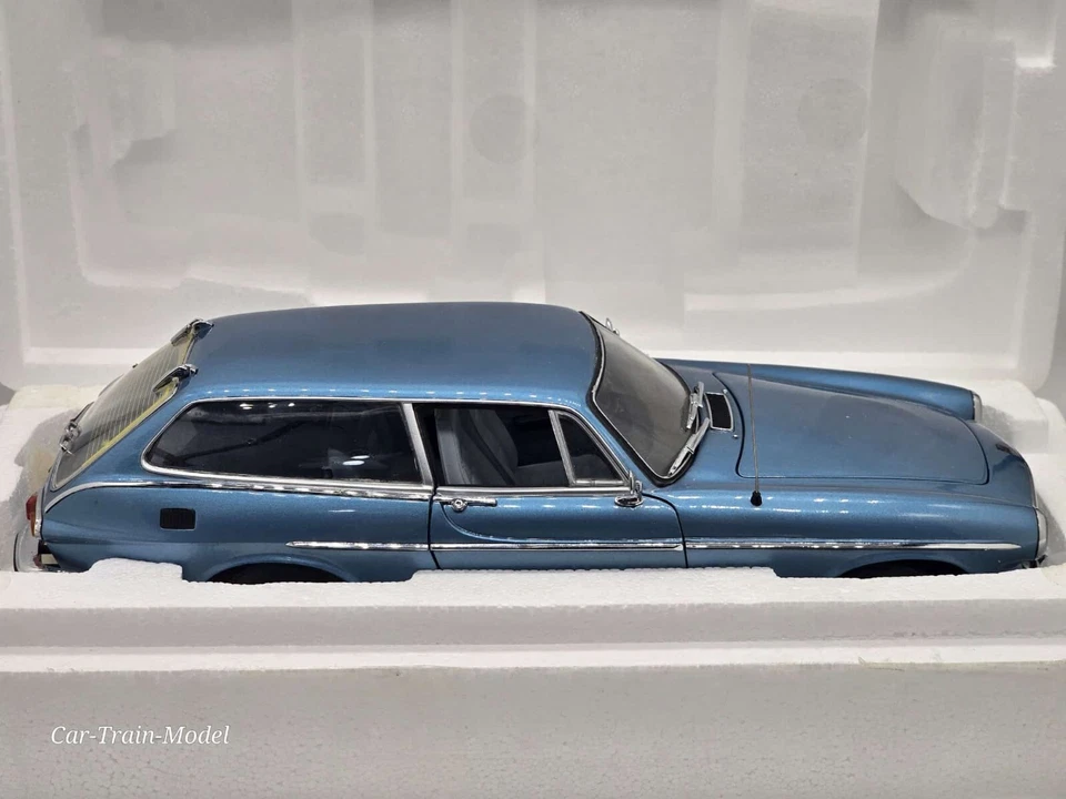 Volvo P1800 ES - 1971 - MINICHAMPS 1:18 - Immagine 2 di 4