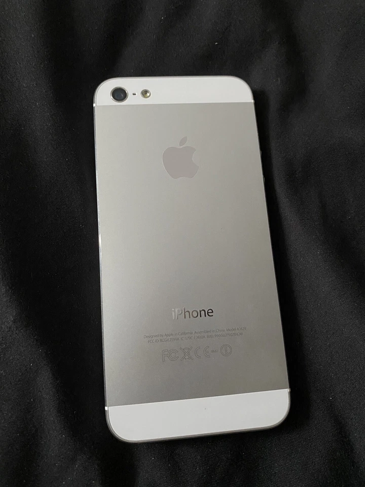 International iPhone 5 - 32GB - White & Silver (Unlocked) A1429 CDMA + GSM - Image 3 of 4