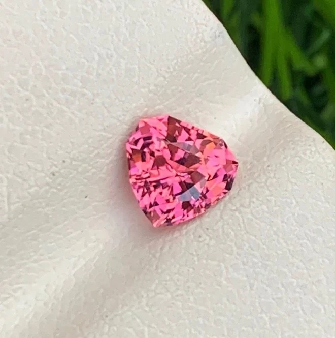 0.95 Carats Hot Pink Tourmaline Heart Shape Natural Afghani Loose Gemstone - Image 4 of 4
