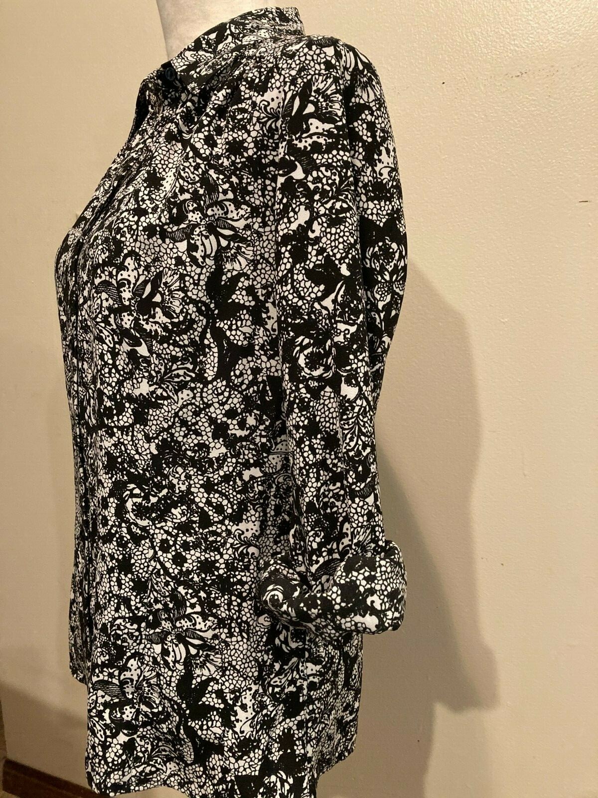 East 5th Button-down Blouse, Medium, adjustable s… - image 3