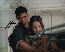 ARCHIE RENAUX signed autograph 20x25cm ALIEN ROMULUS in person autograph COA