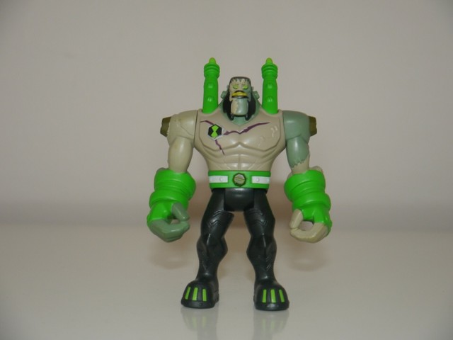 ben 10 omniverse frankenstrike toy