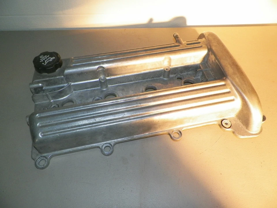 96 BUICK SKYLARK DOHC 2.4 OEM GM VALVE COVER WITH OIL CAP - PART# 90537869 - Imagem 3 de 4