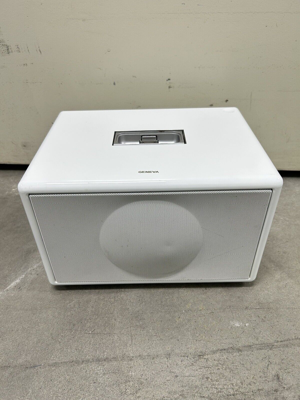 Geneva Model S White iPod Sound System Dock Tested No Remote Control