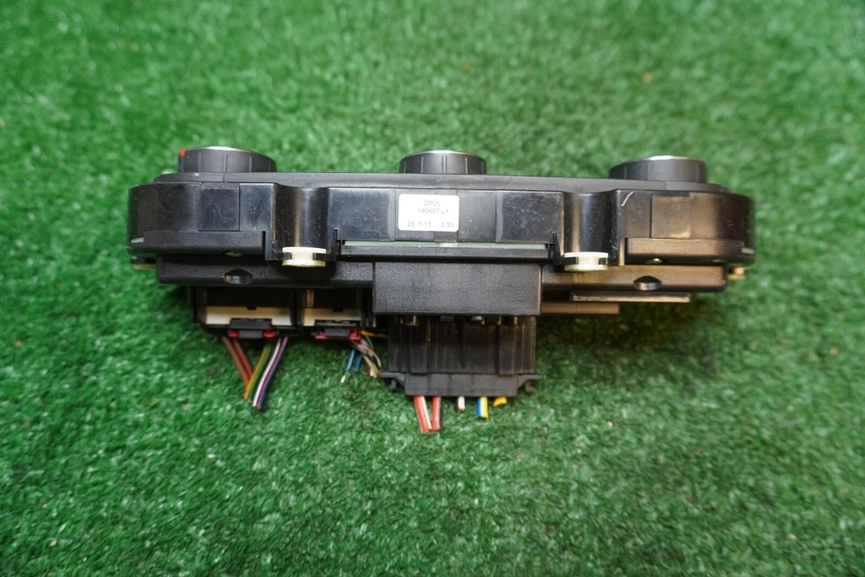 Volkswagen CC 2012 control de CA OEM H01B39012 Foto 4 de 4