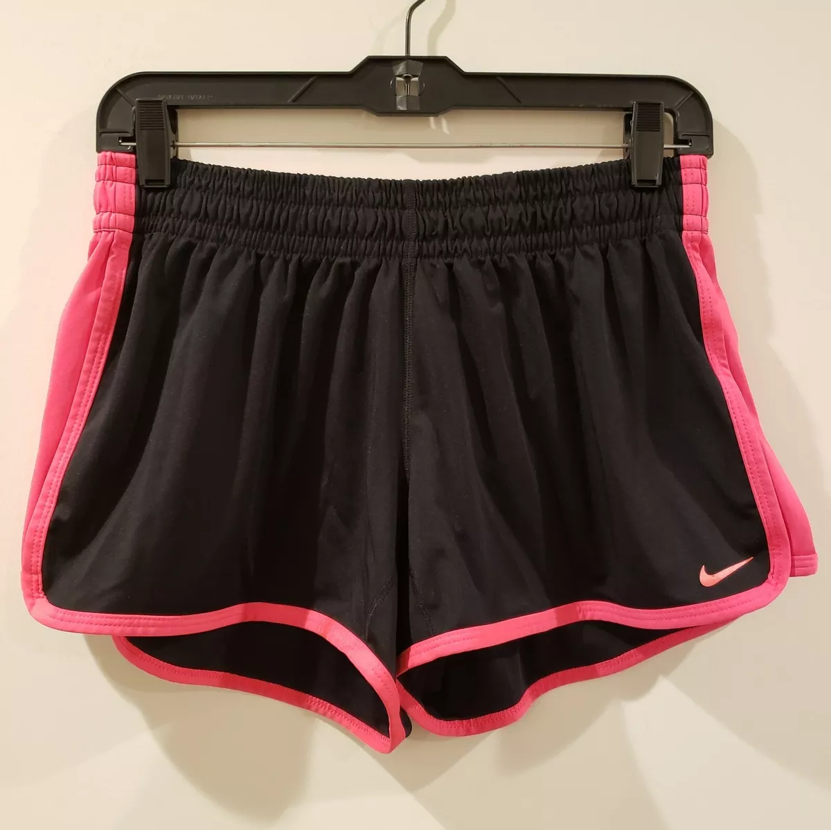 Hot pink nike store shorts womens