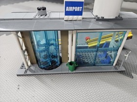 LEGO CITY: Airport Passenger Terminal ~ 60104 98% COMPLETE w/ manuals. Retired 