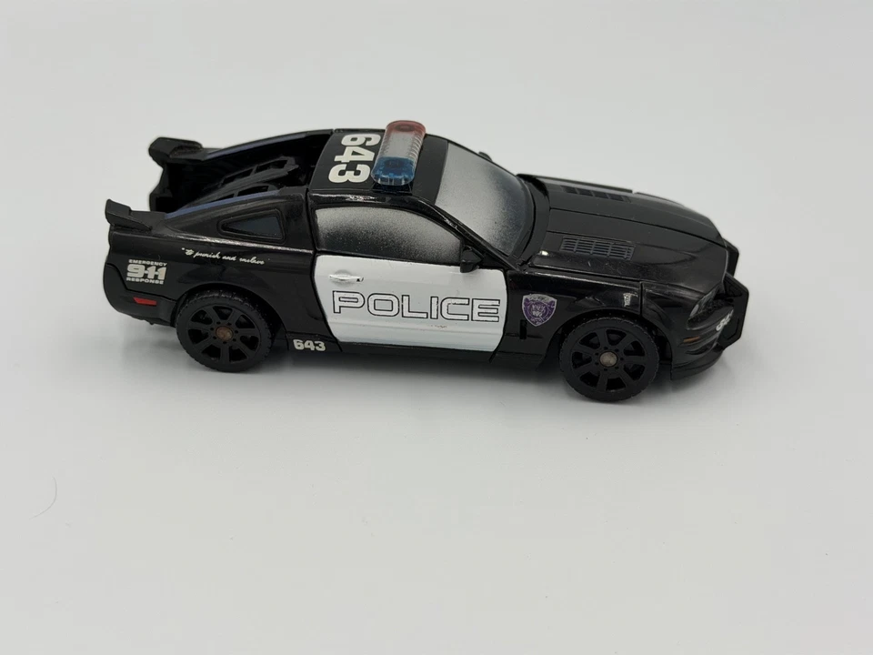 TRANSFORMERS STUDIO SERIES BARRICADE DELUXE 28 - Image 3 of 4