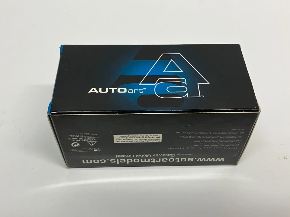 1:64 AUTOart PORSCHE 911 GT23 RS 2004 (WHITE) Red wired stripe on two sides - Image 2 of 4