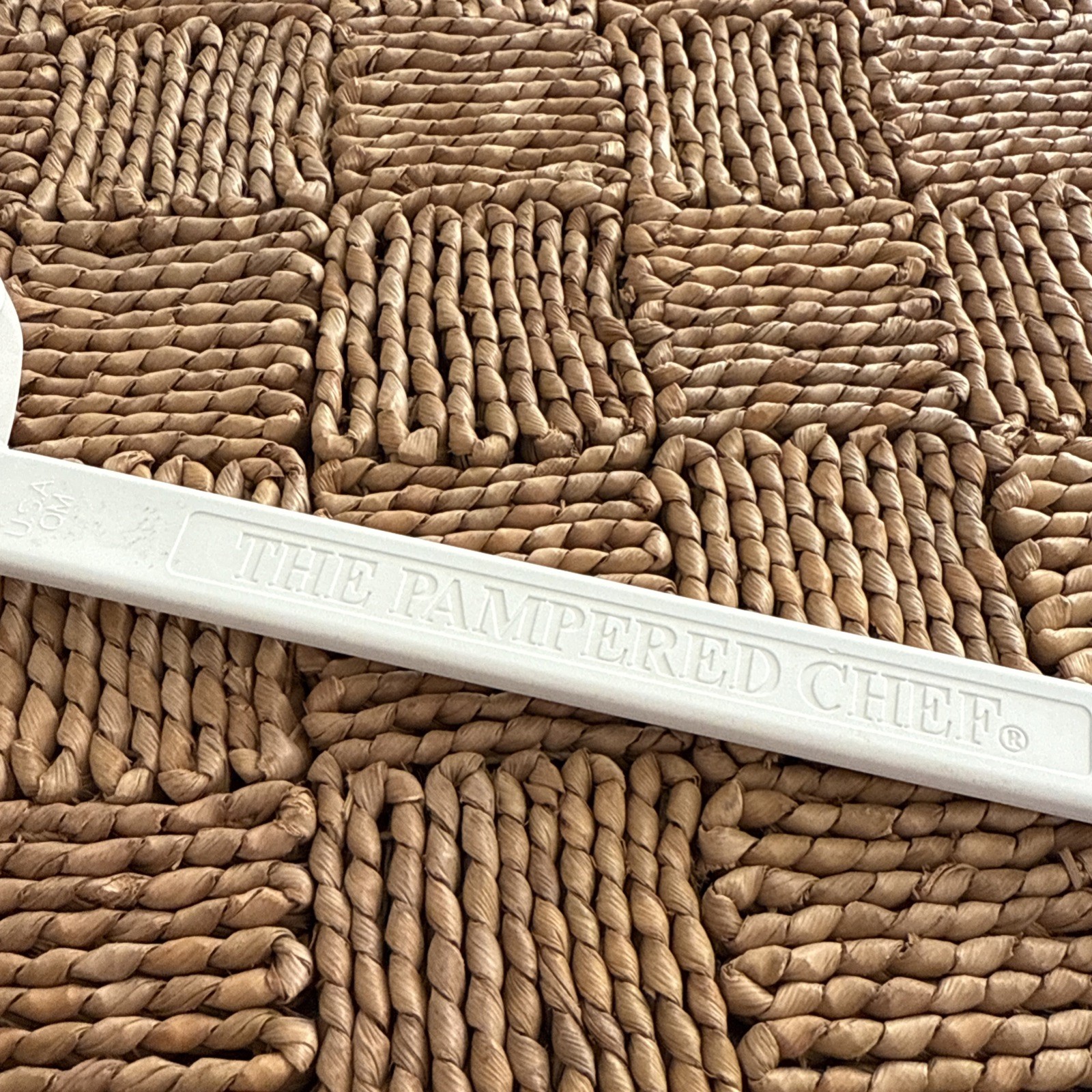 Pampered Chef Mix 'N Scraper 10-1/2" Heavy Duty 1659 Silicone Spatula White USA