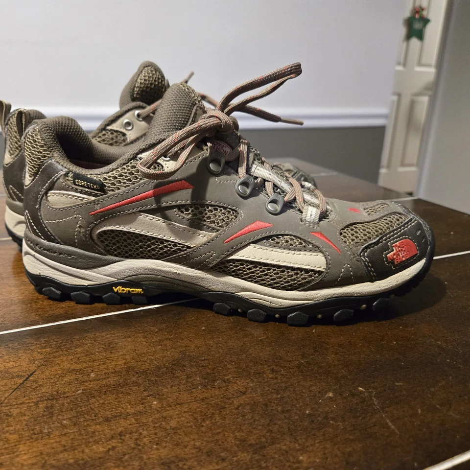 The North Face 女式刺猬 III GTX XCR 尺寸 8.5 Gore-Tex / Vibram 登山鞋 — 第 3/4 张图片