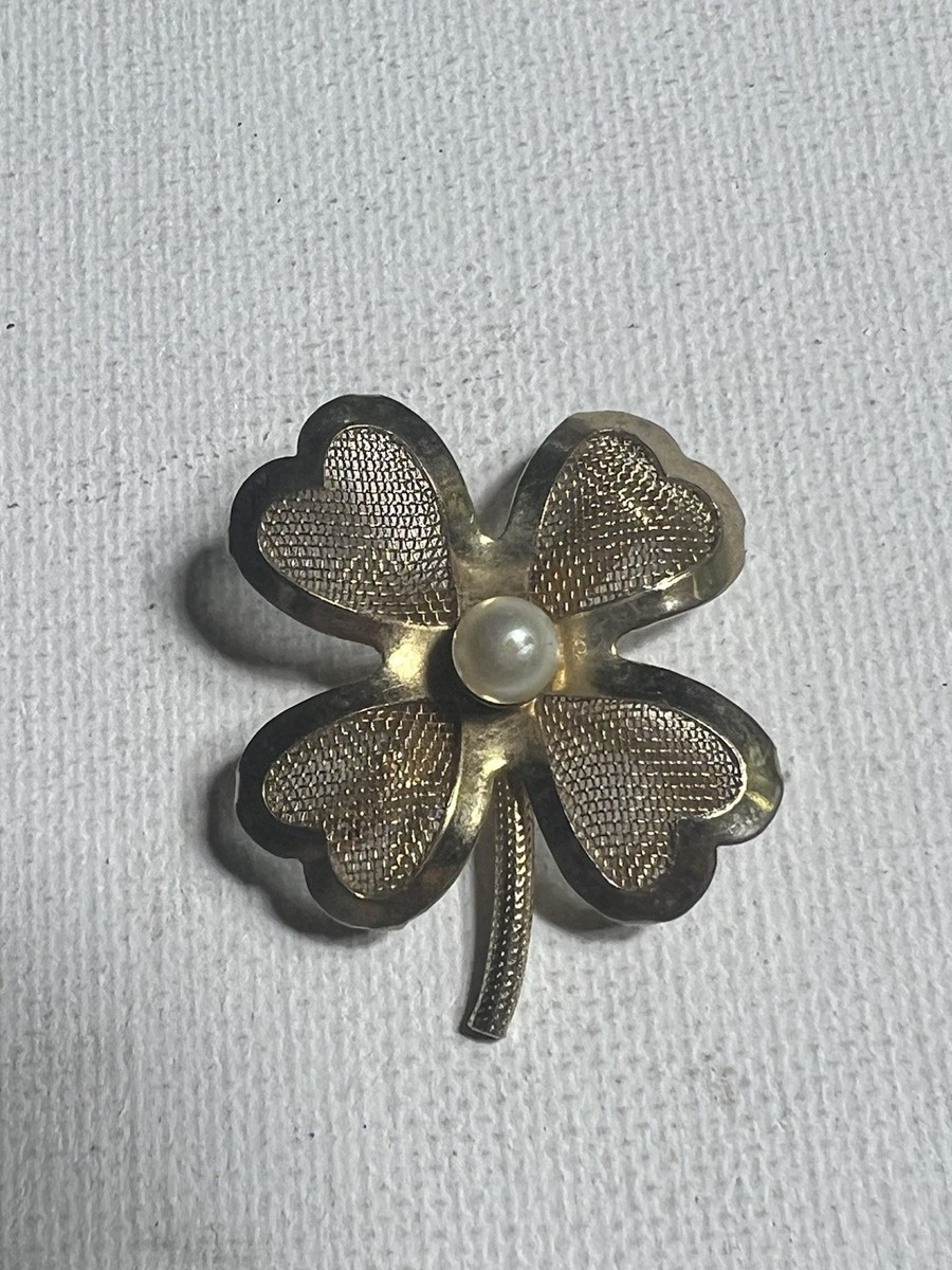 Coro Signed Four 4 Leaf Clover Brooch Shamrock Pin Gold Tone Heart