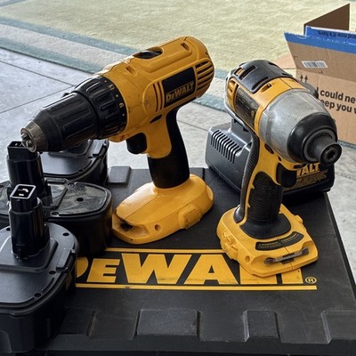 DEWALT 18V DC759 Drill/Driver & DC825 Impact Set w/ 3 NiCd Batteries Case