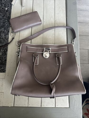 Michael Kors Hamilton Handbag -  Pearl Grey Leathe