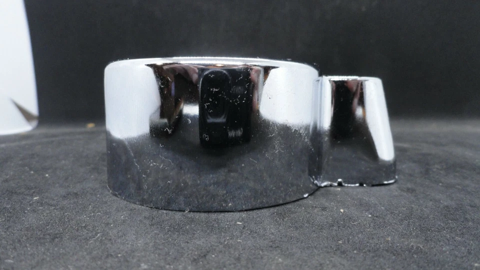 NOS 1971-74 CADILLAC FLEETWOOD DEVILLE CALAIS ELDORADO TRAVA DE TAMPA DE COMBUSTÍVEL 6410606 - Imagem 4 de 4