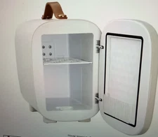 Vevor Mini Fridge 11.26 in. 0.14 cu. ft. Retro Mini Refrigerator in White