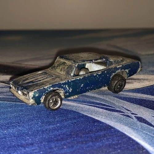 Hot Wheels Redline 1967 Custom Barracuda HK Aqua silver interior