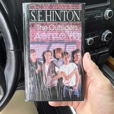 S. E. Hinton The Outsiders Paperback Novel, Young Adult Fiction (English)