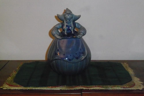 VTG. RED WING POTTERY BLUE "DUTCH GIRL" CERAMIC COOKIE JAR, Damaged/Repaired