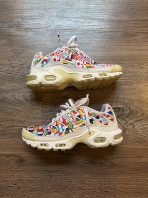 Nike Air Max Plus  international Flag  Sneakers World Cup Size 8.5 AO5117-100