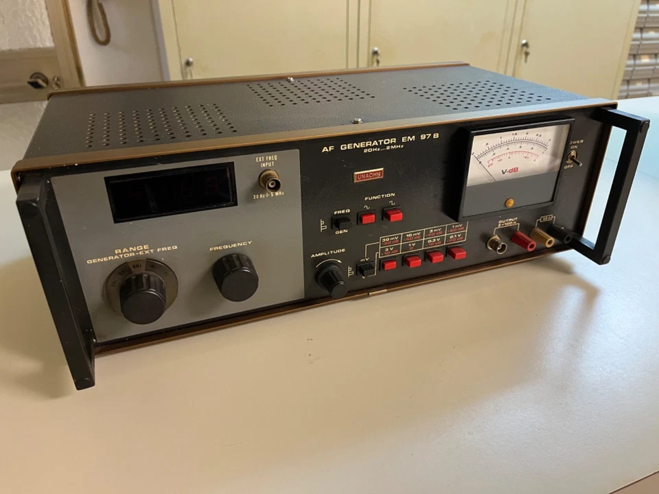 AF GENERATOR EM 97 B UNAOHM - Generatore di onde e segnali - Vintage Anni 70/80 Foto 4 de 4