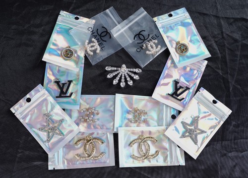 13pcs Designer Louis , G, C , ZIP PULL BUTTONS Charms