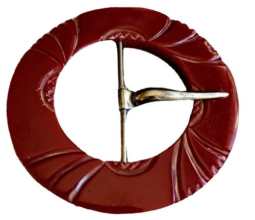 Vintage 1920s Art Deco Honey Bakelite Carved Roses Belt  display picture 3