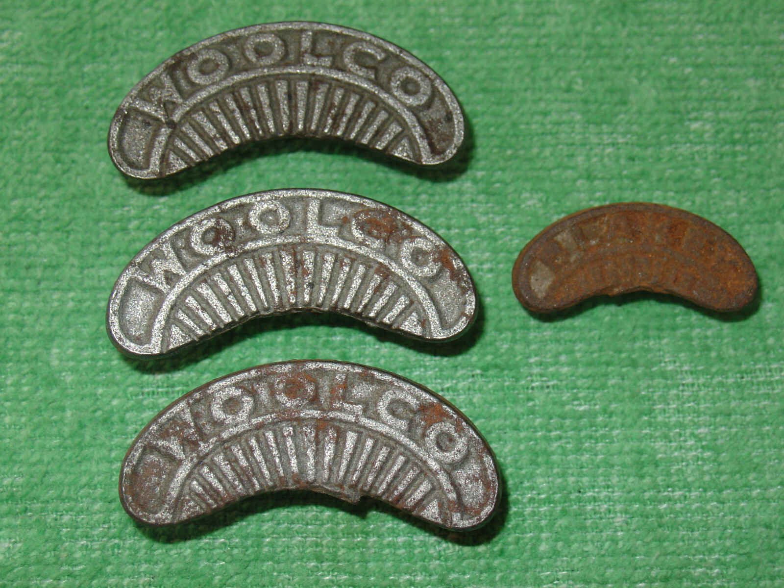 TACCHETTA IN LANA VINTAGE #4 TACCHETTA DA COBBLER 1 1 2" LUNGA LOTTO DI 4 TACCHETTE MADE INGLAND