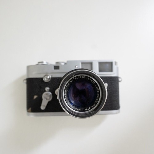 Leica M2 Chrome body with 2/5cm Summicron Lens - Picture 7 of 9