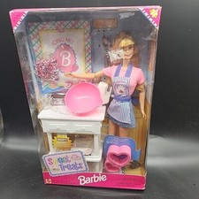 1996 Sweet Treats BARBIE Doll Kitchen Set Mattel COOKIE DECORATING 20780 NEW
