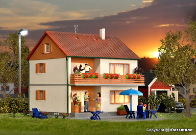 Produktbild von Vollmer 49220 H0 Zweifamilienhaus, Start Un