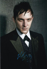 ROBIN LORD TAYLOR signed Autogramm 20x30cm GOTHAM in Person autograph COA