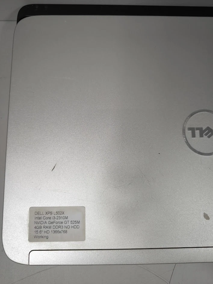 Dell XPS L502X Laptop - Funktionierend, Kosmetische Gebrauchsspuren, Keine HDD - Bild 2 von 4