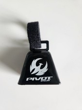 Pivot Cycles Black Cowbell - Switchblade, Mac...