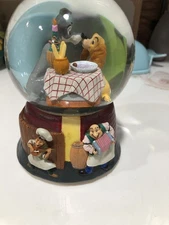 Vintage Disney Lady And the Tramp Music Box Snow Globe Plays Bella Notte. 