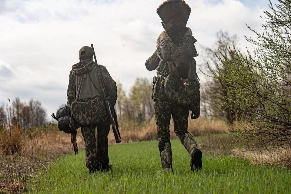 Hands Free Game Carry Coat with Ventilated Mesh Blaze Orange Safety Flag - Image 4 of 4