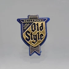 VTG Heilemans Old Style Beer Pin Button Hat Lapel Vest Alcohol Logo Blue Plastic