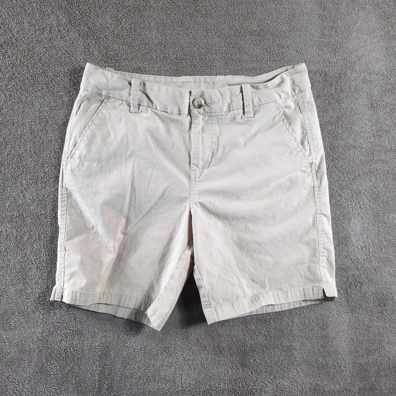 Columbia Sportswear Company Women's Khaki Shorts Size 6 Outdoor Casual